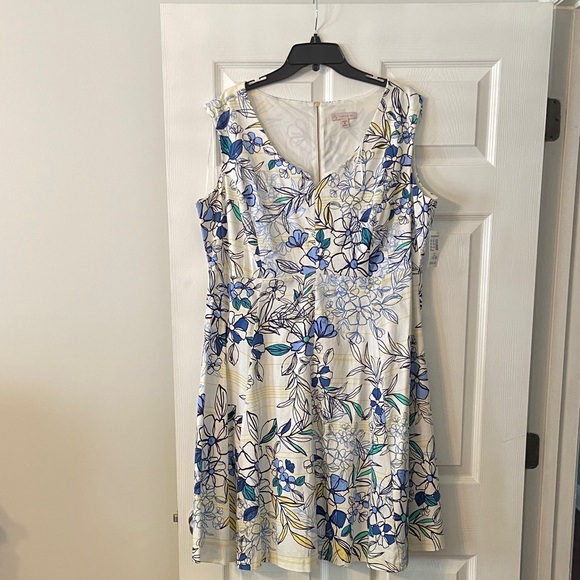 Dress Barn Dresses & Skirts - DRESSBARN Floral Blue and White Dress size 18 brand new length 38” bust 44”.